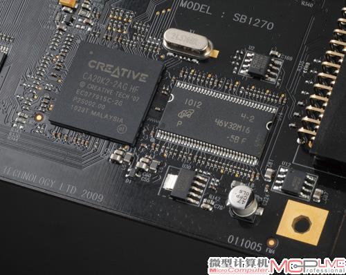 采用CA20K2芯片的音频加速器(左)与缓存(右)