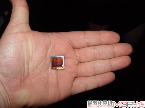 轻量级的RV770 GPU，AMD注重新品推出速度的做法显然更明智。